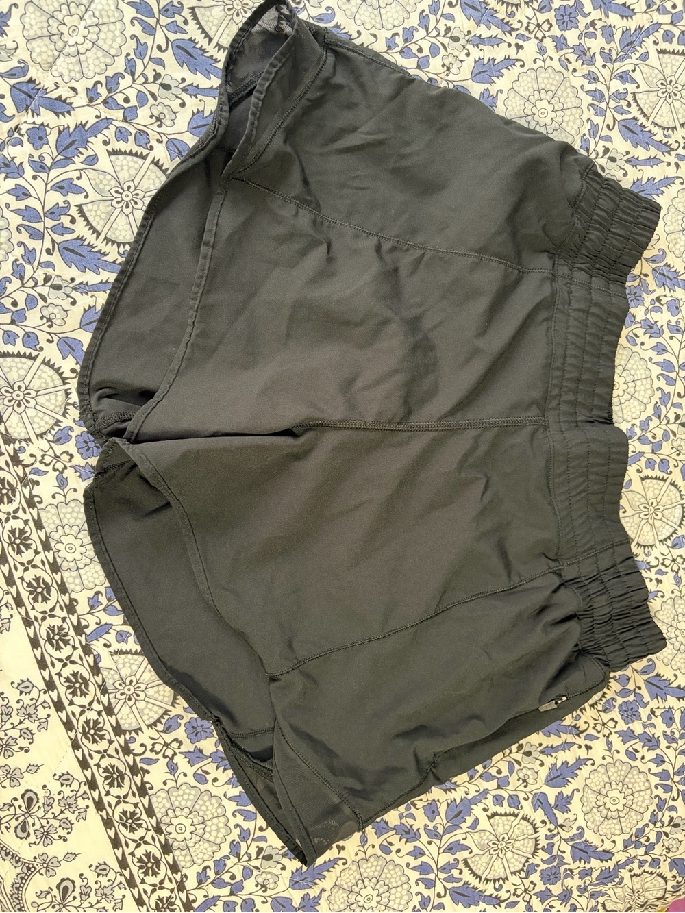 Lululemon size 10 like new Black Athletic Running Shorts - Picture 2 of 7